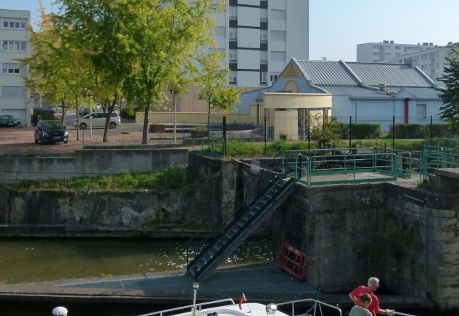 JARVILLE LA MALGRANGE T4 de 75 m2 à 350 €